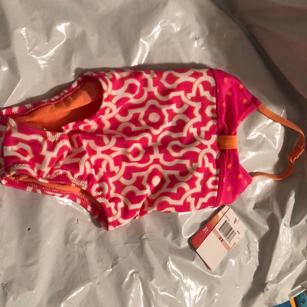 Geometric pink swim suit